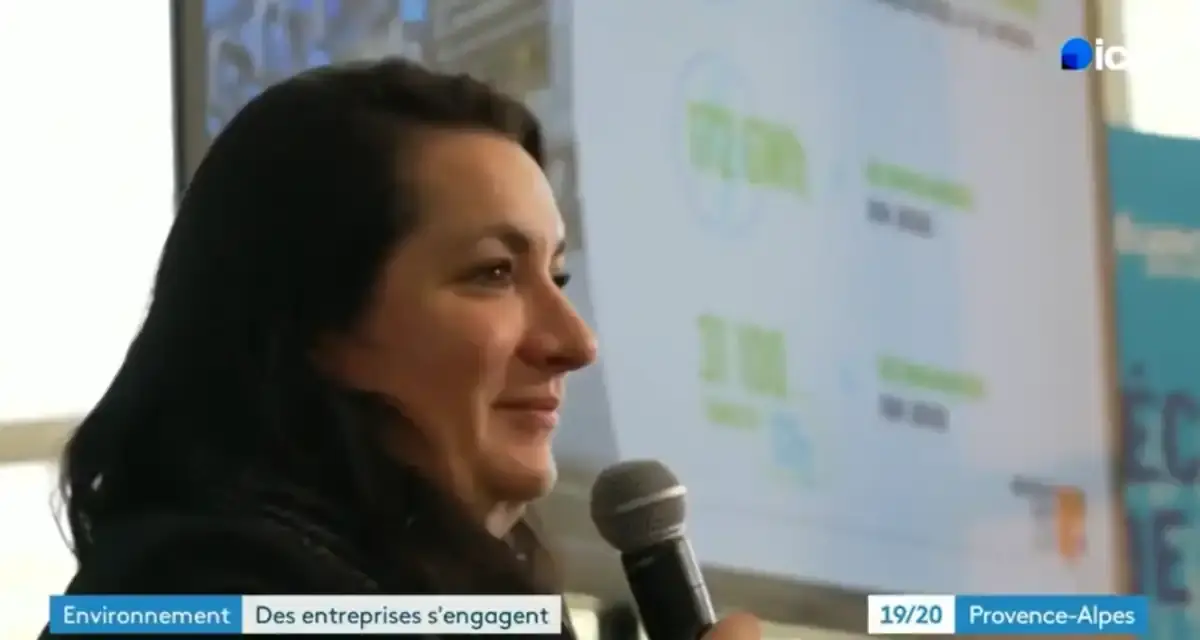 Elodie Bondi speaking at France 3